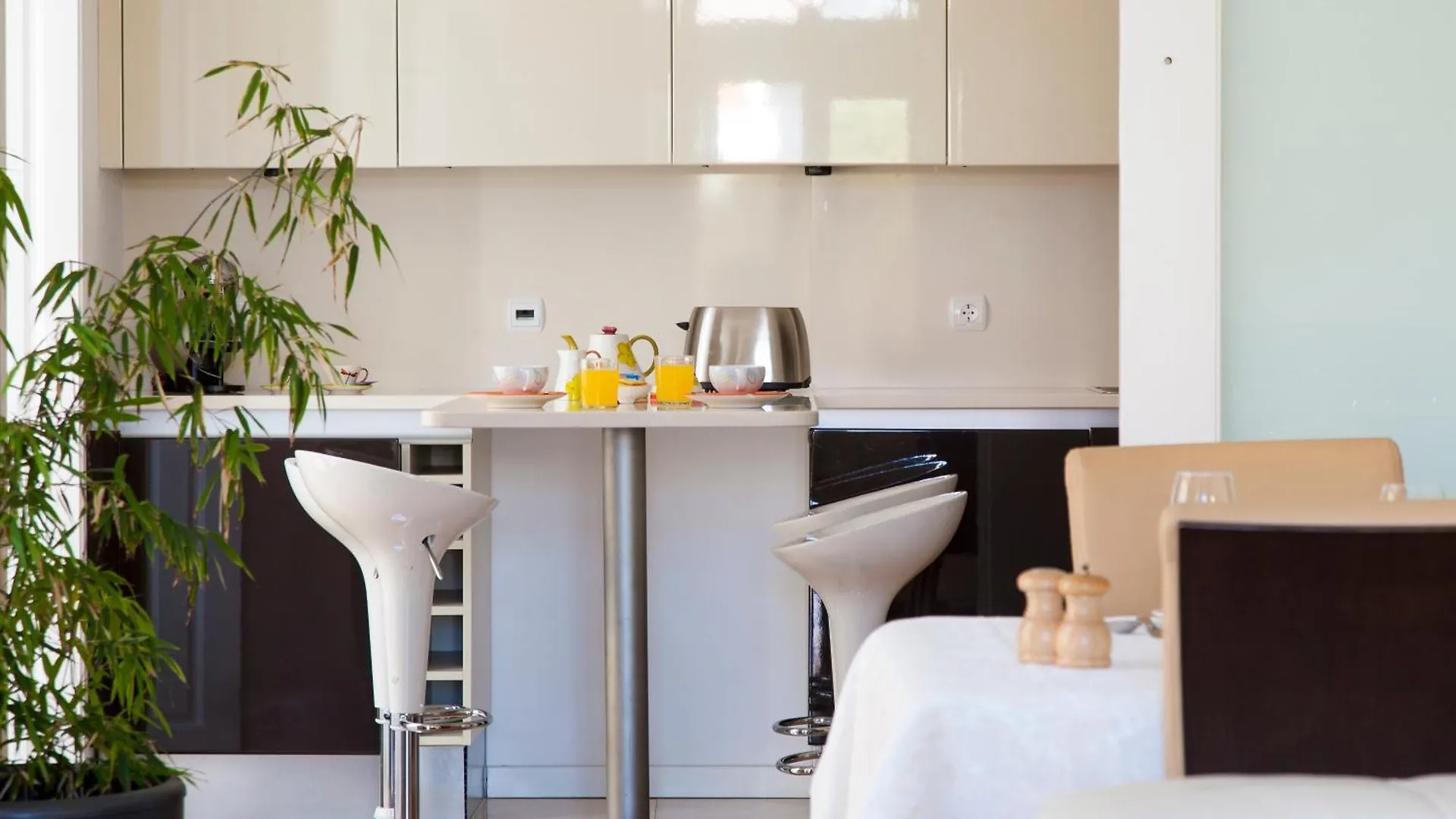 Joivy Stunning Design Apartments In Chiado Lisbon