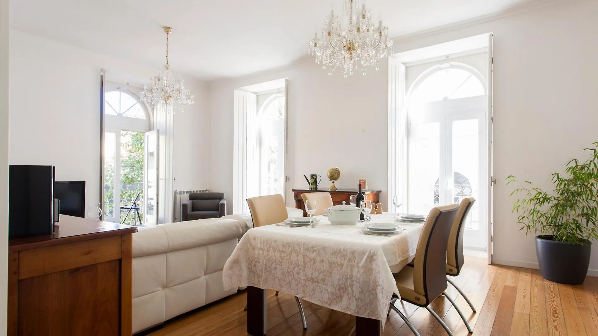 Joivy Stunning Design Apartments In Chiado Lisbon