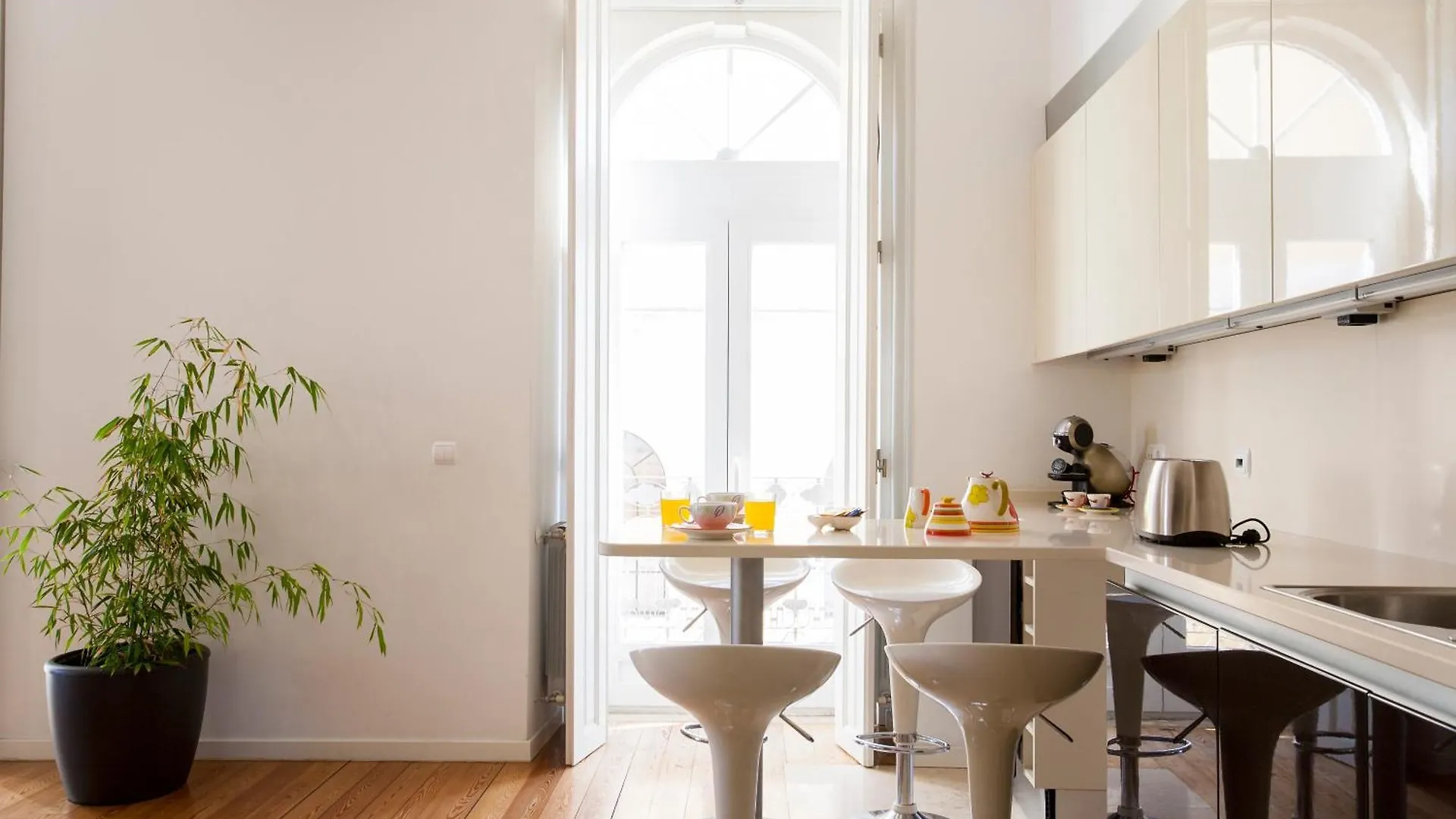 Joivy Stunning Design Apartments In Chiado Lisbon Portugal