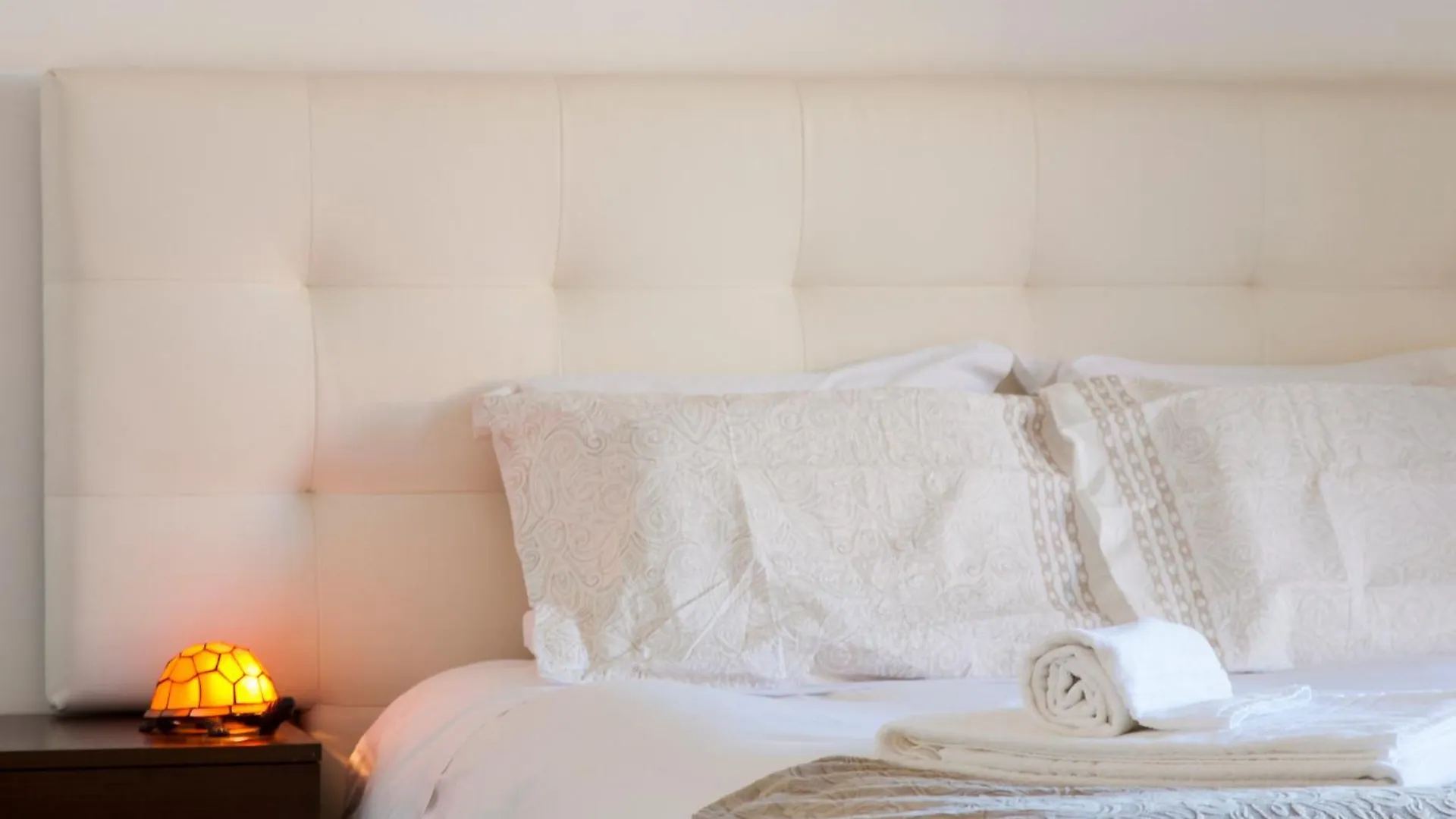 Joivy Stunning Design Apartments In Chiado Lisbon