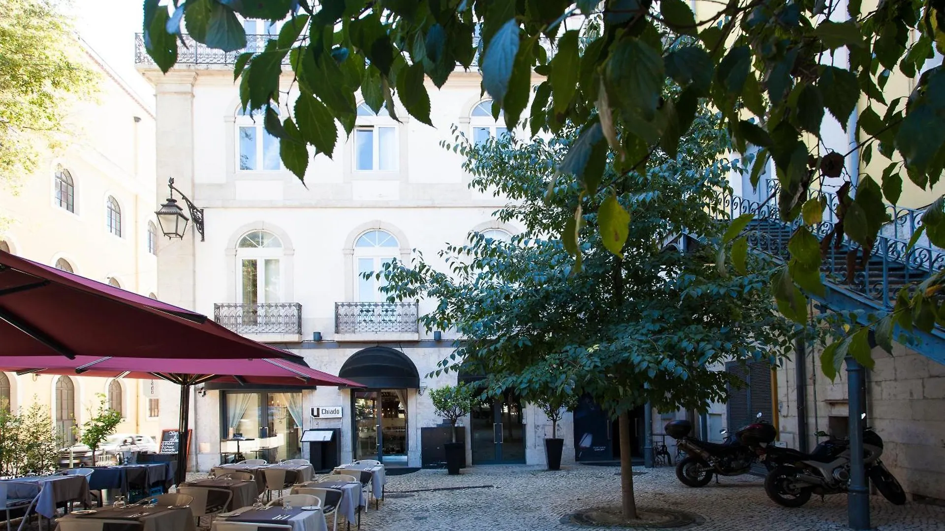 Joivy Stunning Design Apartments In Chiado Lisbon Portugal