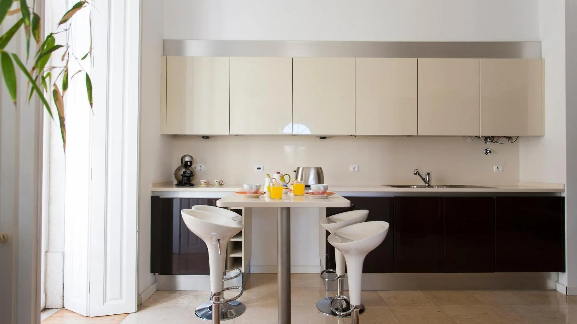 Joivy Stunning Design Apartments In Chiado Lisbon