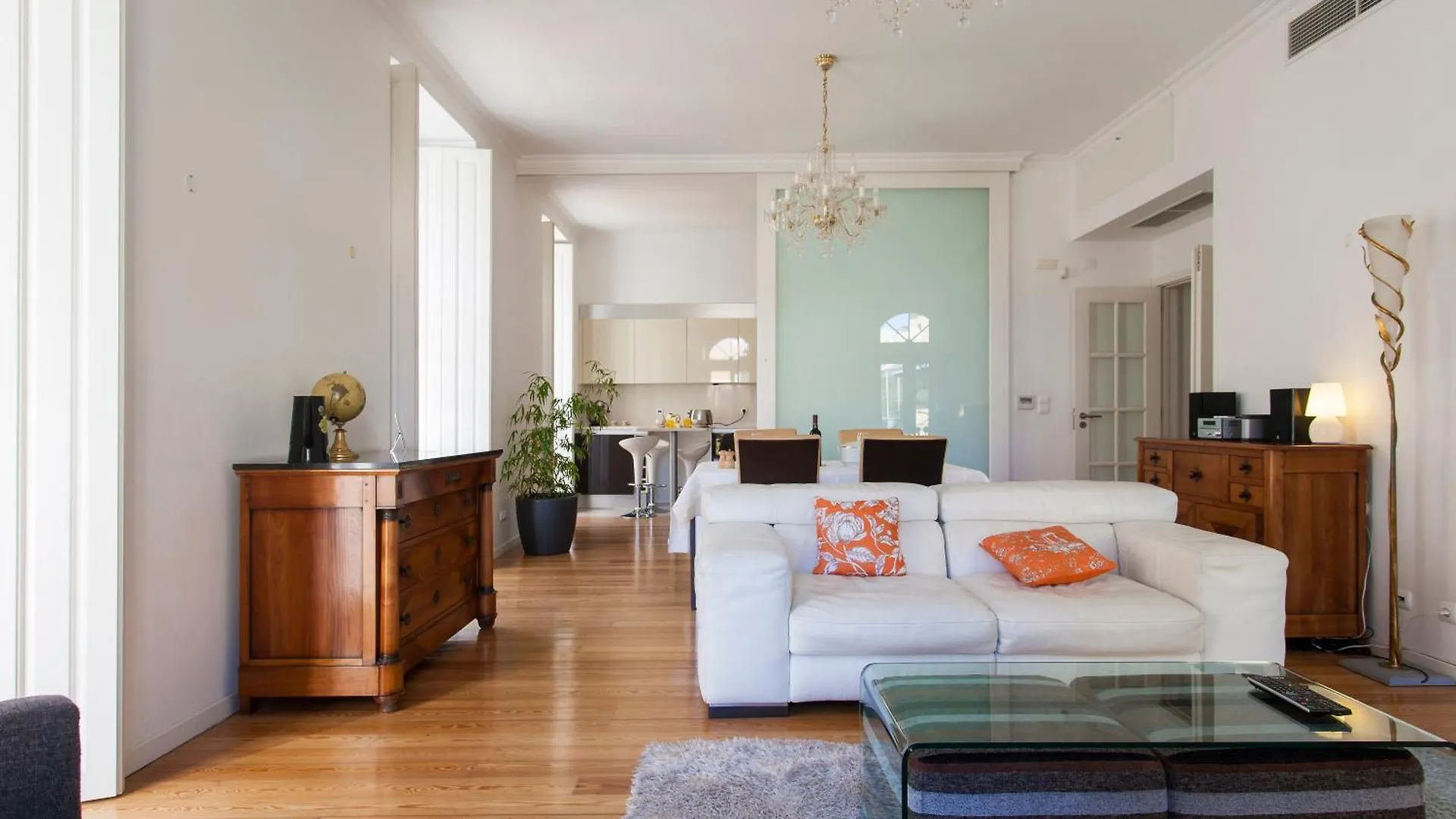 Joivy Stunning Design Apartments In Chiado Lisbon