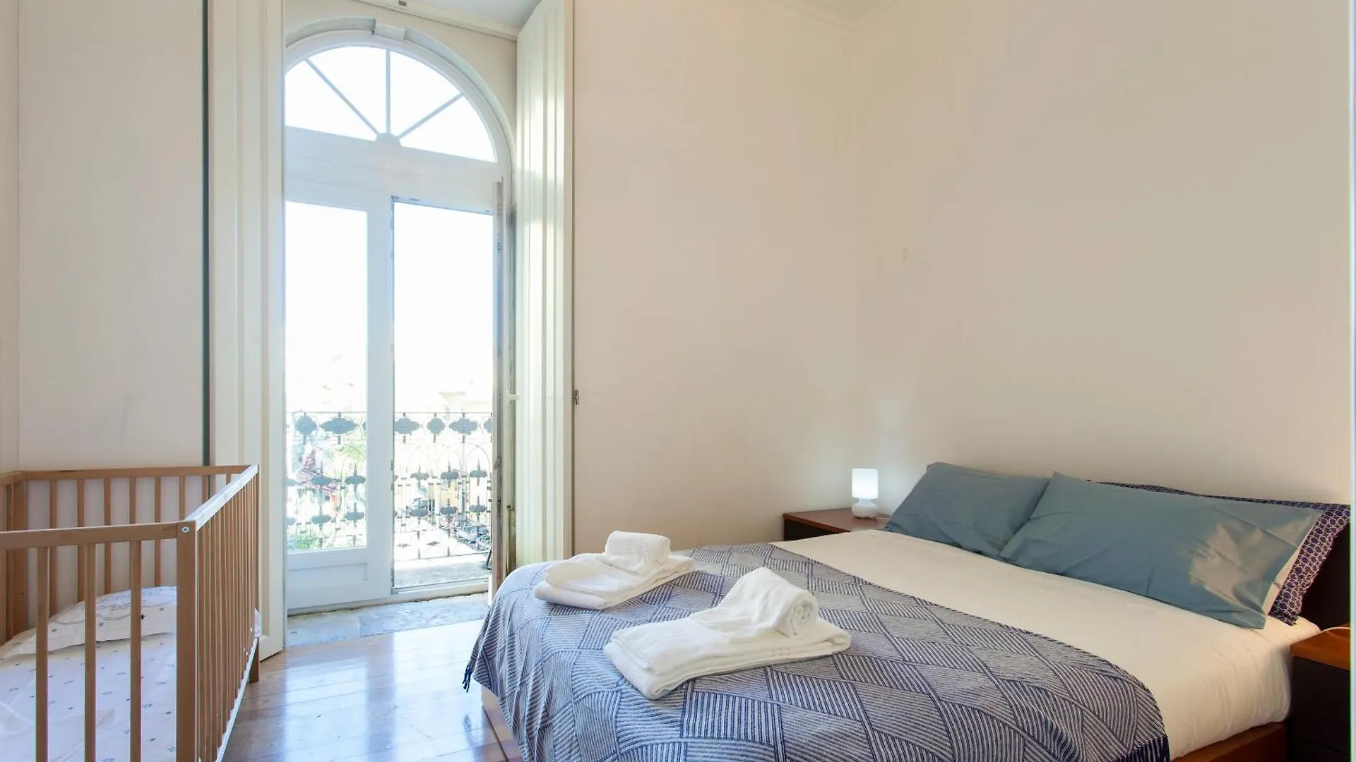 Joivy Stunning Design Apartments In Chiado Lisbon